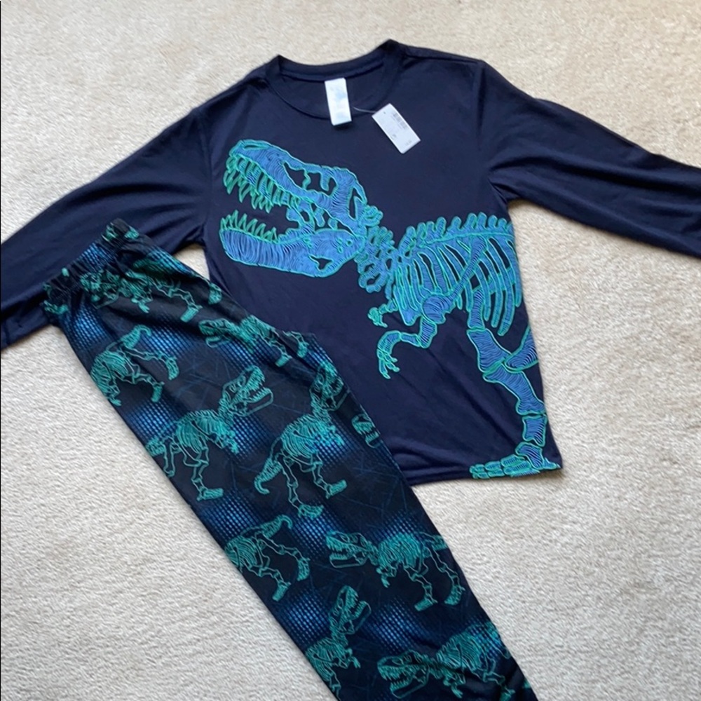 ✨SOLD✨ NWT long-sleeve Dinosaur PJ set